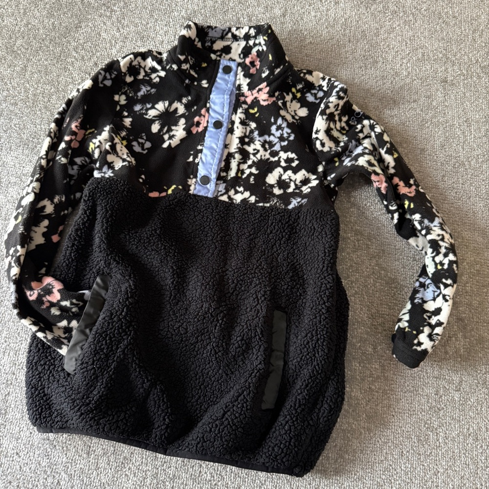 Roxy Girl Teen Size 14/XL Fleece Pullover Quarter Button w/Pockets Black/Floral